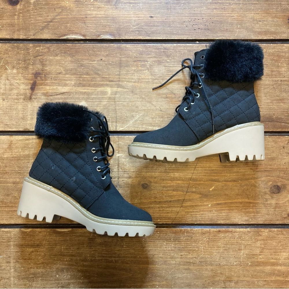 Nicole Miller Boots Black Faux Fur Cuffs Quilted Size 6 Lace Up NWOT.